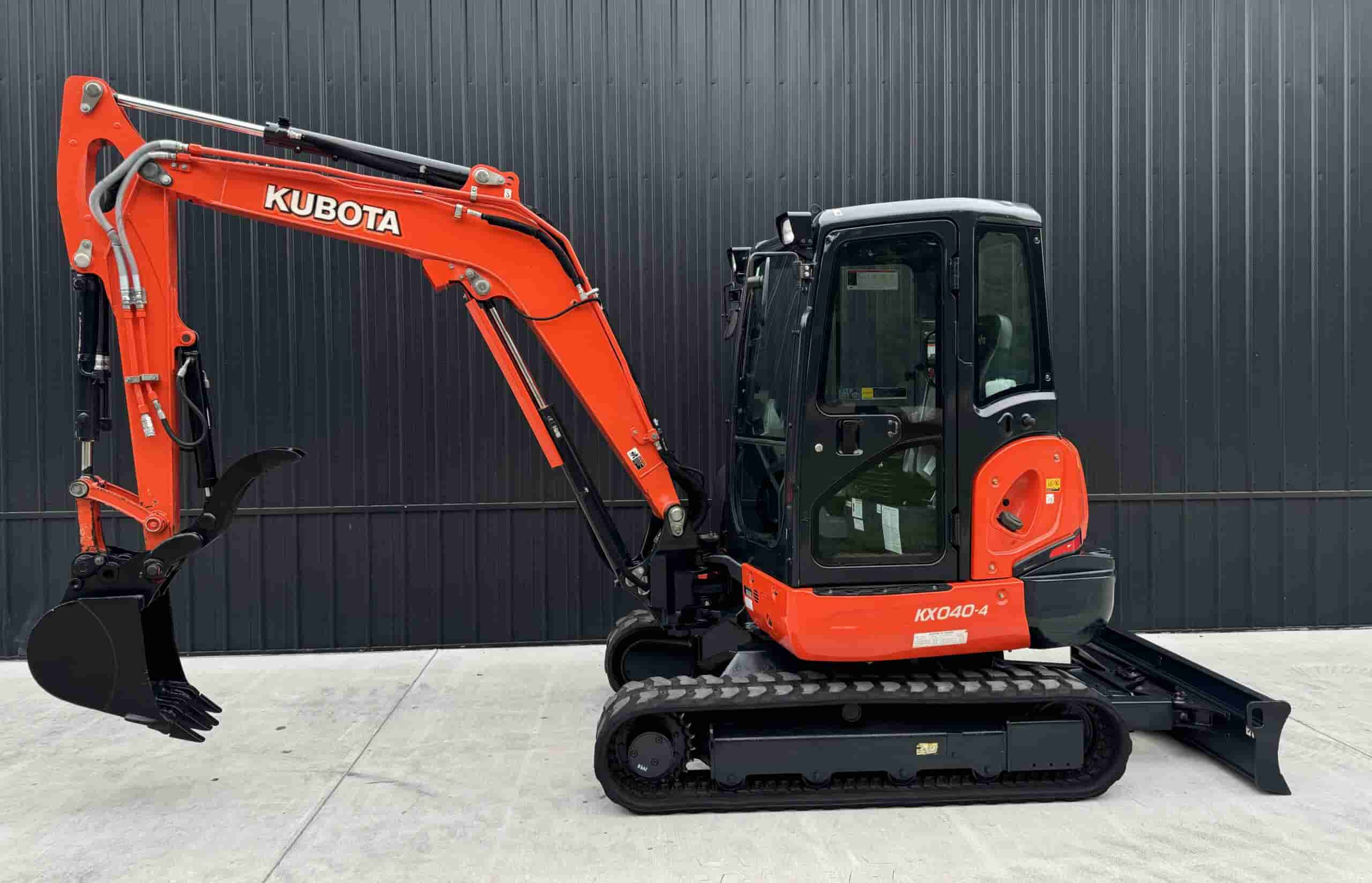 2019 KUBOTA KX040-4 CLEAN
